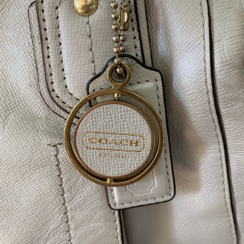 Authentic Coach Purse 👜 - Picture 3 of 8